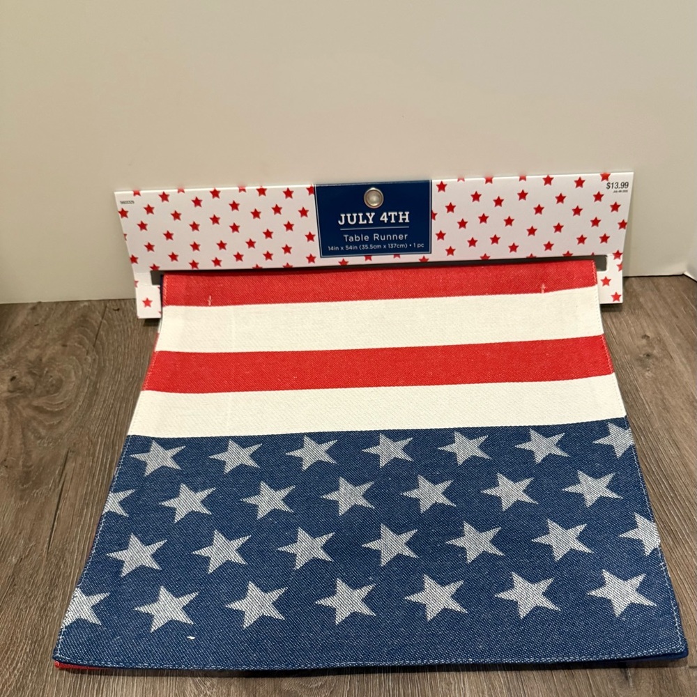 Patriotic Stars & Stripes Table Runner-NWT